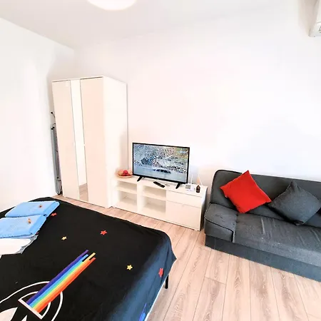 Plaza Residence Studio 2-2