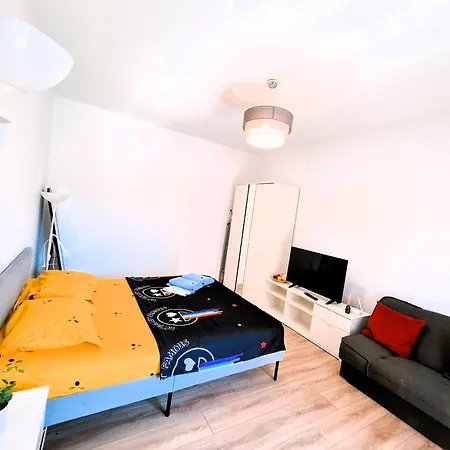 Plaza Residence Studio 2-3